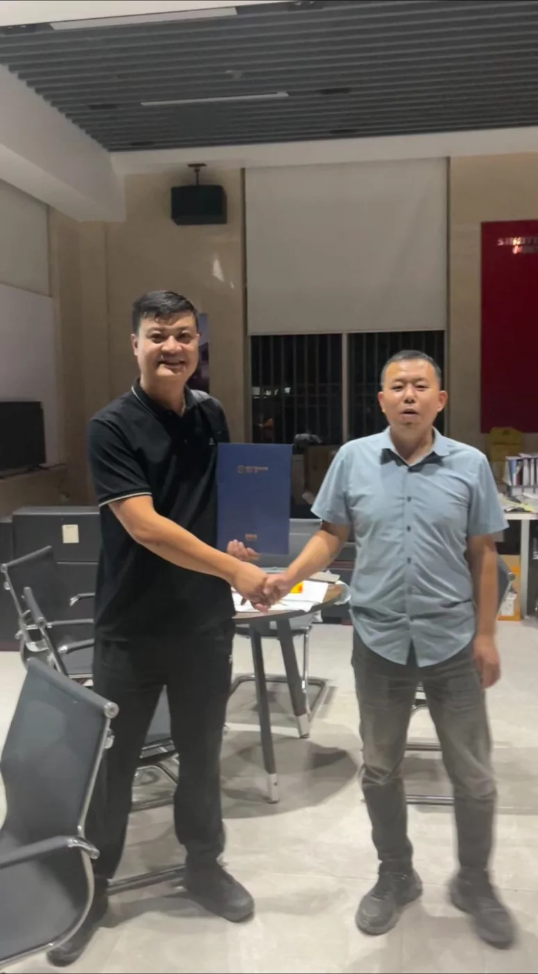 客户交付合影