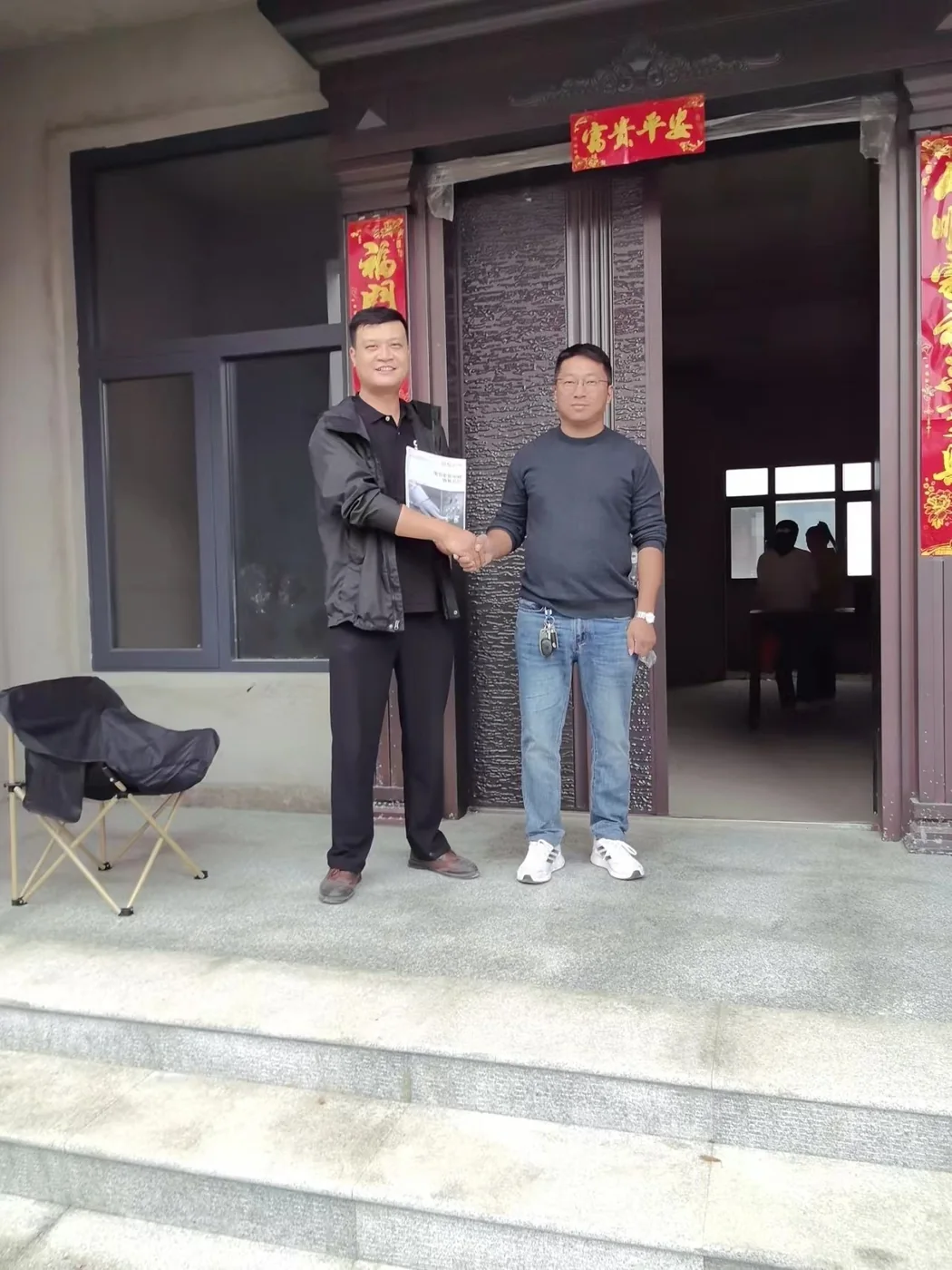 客户交付合影